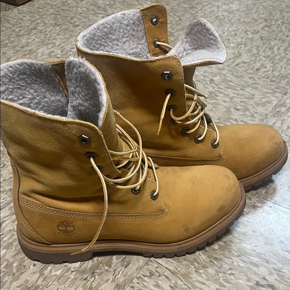 Timberland Wheat Lace-Up Boots
